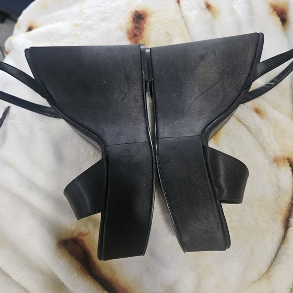 Steve Madden Black Platform Wedge Sandals - Picture 4 of 6